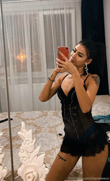 熟女オーガズムオンリーファンズ 裸 画像