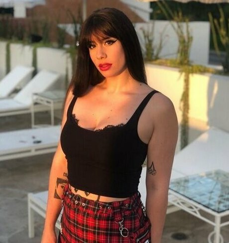 gothkaren ポルノスター エロティック 画像