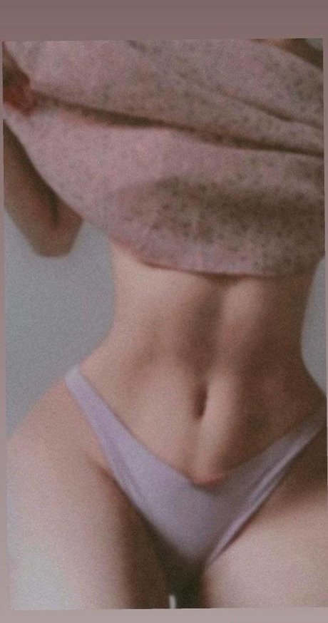 Cmp Perla エロティックモデル 写真