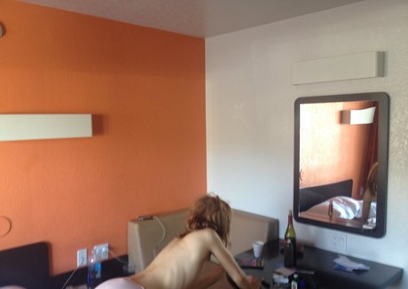 曲線美のランジェリーオンリーファンズ HD 写真