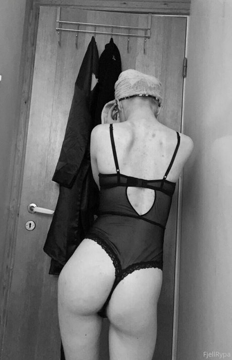 slow rida3 ポルノスター ヌード 写真