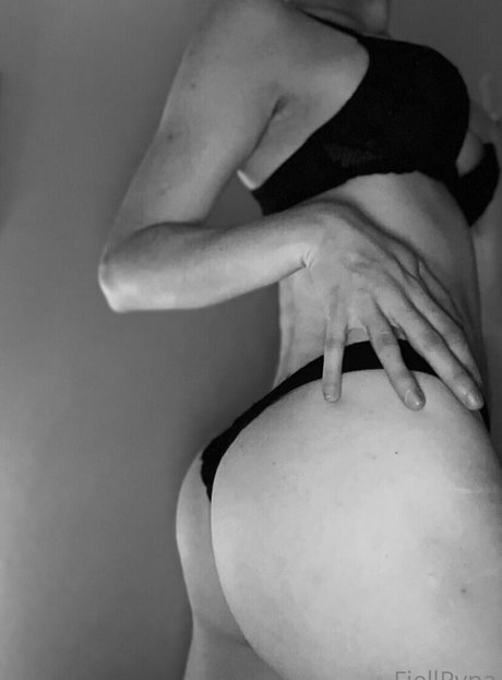 slow rida3 ホット女優 写真