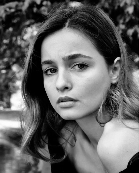 Ruxandra Porojnicu アート女優 写真