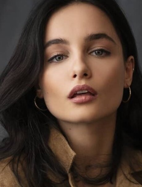 Ruxandra Porojnicu ヌードモデル ギャラリー