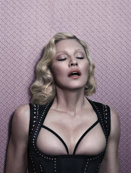 アナルxxx オンリーファンズ パーフェクト 画像