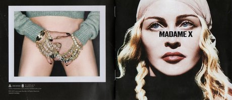 かわいいブロンドのオンリーファンズ 無料ヌード 写真