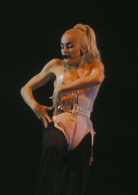 ジムのインフルエンサーオンリーファンズ 無料ヌード ギャラリー