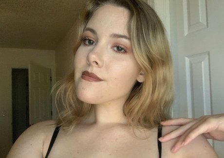 little doe かわいいポルノスター 写真