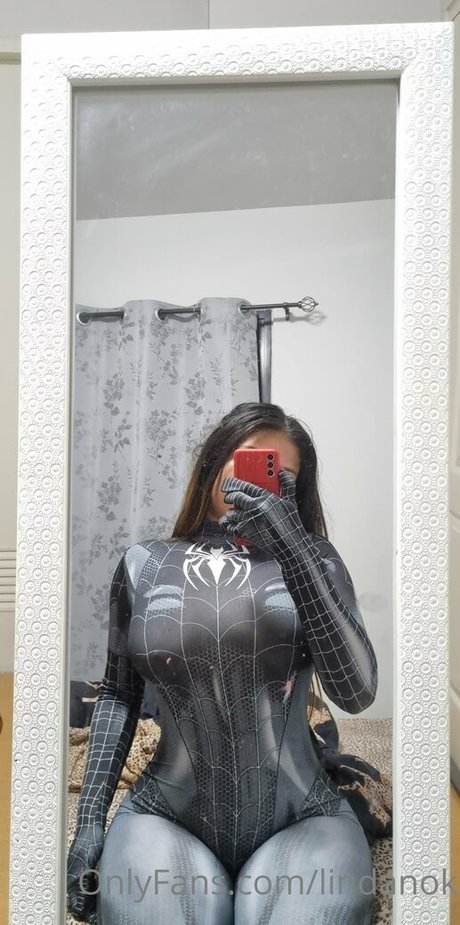 lindanok 高品質のポルノスター 写真