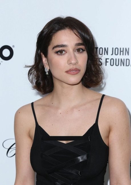 Simona Tabasco アートモデル 画像