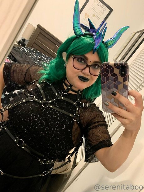 serenitaboo ポルノスター 可愛い 写真