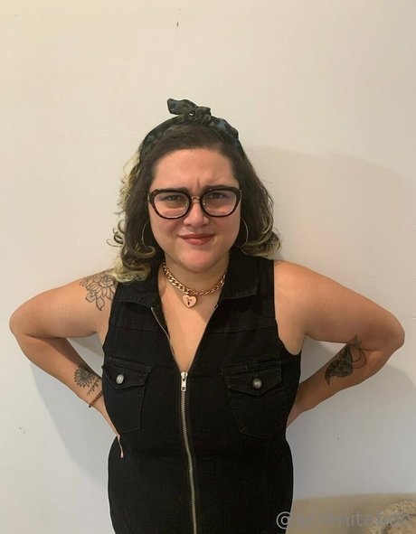 serenitaboo 裸のモデル 画像