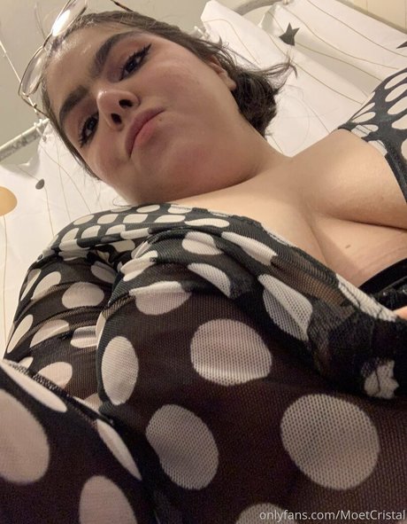 moetcristalbbw スター 画像