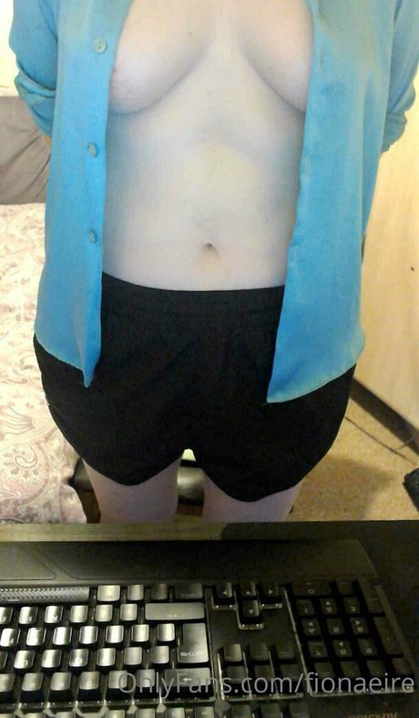 ぽっちゃりブロンドのオンリーファンズ ホットポルノ 写真