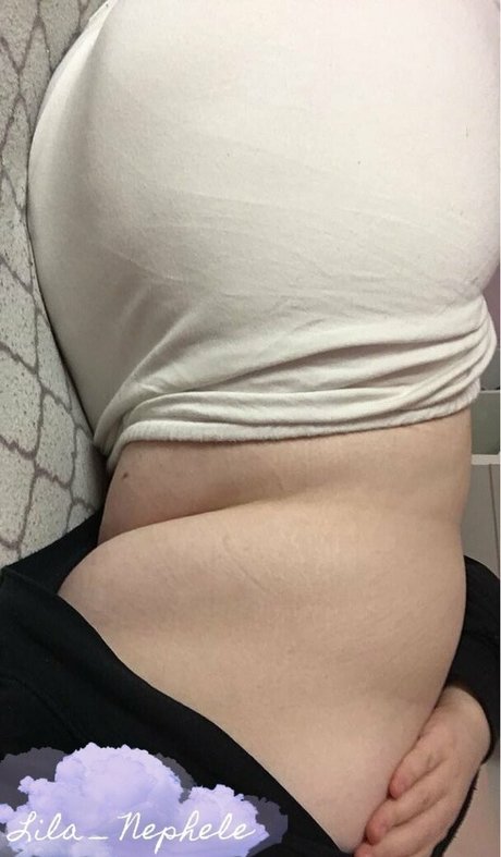 lila nephele HDスター 写真