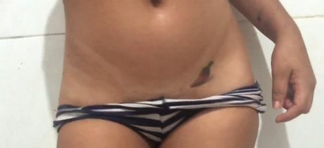 スペードのクイーン オンリーファンズ ホットセクシー 写真