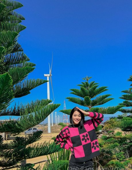 ニューハーフが男とセックスするオンリーファンズ ヌード 写真