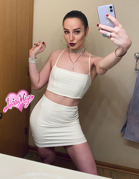 luciamaya 最高のモデル 写真