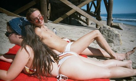 ロシアのティーンオンリーファン 無料ポルノ 写真