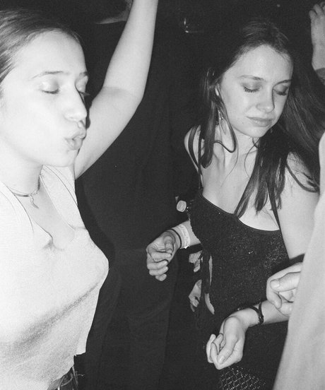 Gideon Adlon ホットなポルノスター 写真