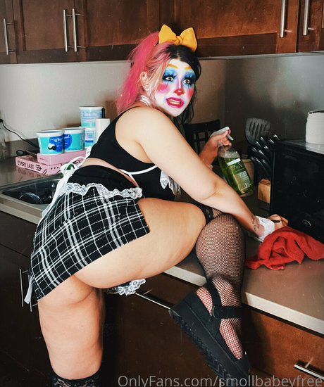 smollbabeyfree エロティックなポルノスター 写真