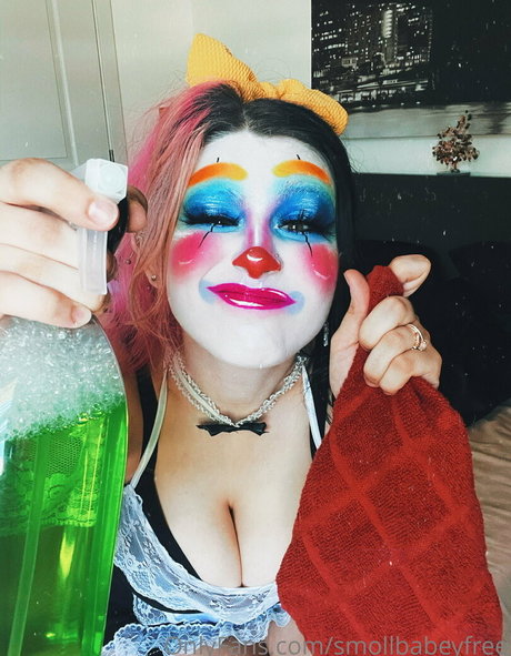 巨大ディルドオンリーファンズ ホットセクシー 写真