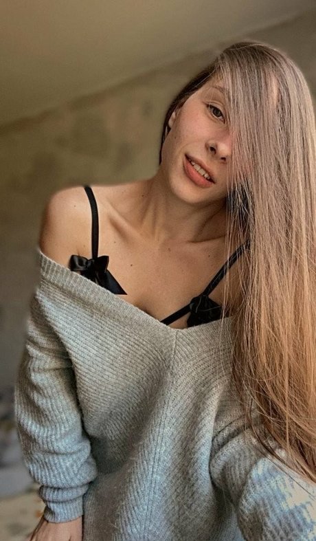 Nina Liin ヌードモデル 画像