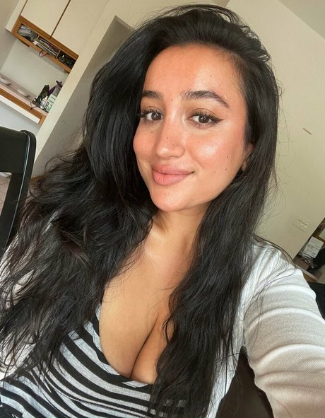 Nikki Geeks ポルノスター 無料 画像