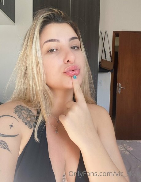 vic skye エロティックなスター アーカイブ