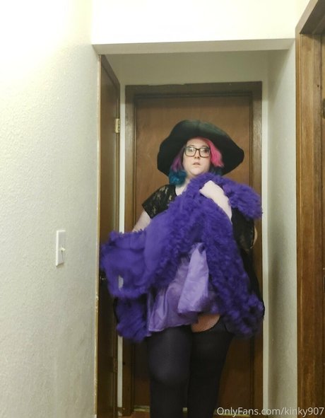 曲線美の女の子オンリーファンズ アートxxx 画像