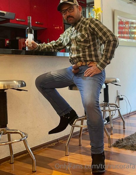 巨乳で痩せているオンリーファンズ ポルノグラフィック 画像