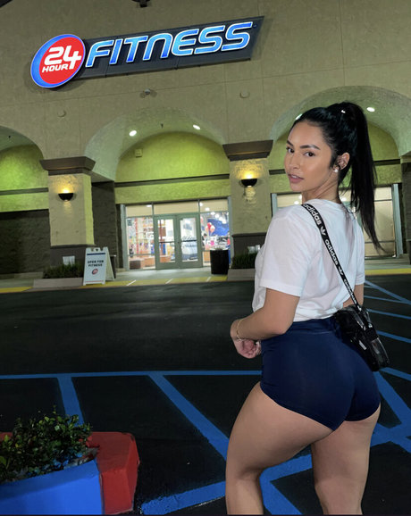 Andrea Ornealez ヌードのポルノスター アーカイブ