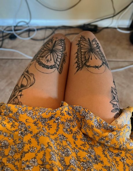 赤毛の痩せたオンリーファンズ えろた 画像