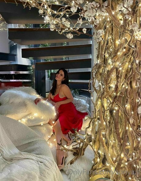 巨乳で痩せているオンリーファンズ 無料エロ 写真