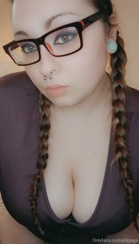 eilipaige ポルノスター トップ 写真