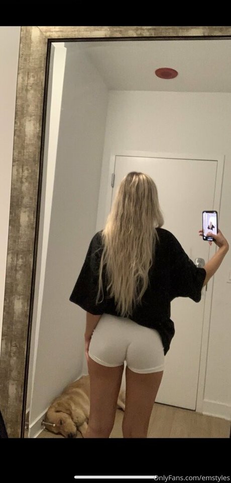 Dressupblondie ポルノスター 可愛い 写真