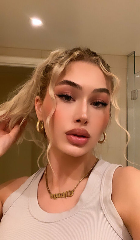 小柄な足オンリーファンズ トップ 写真