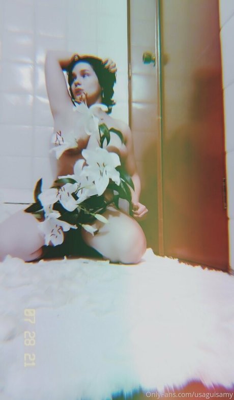 キティ・ウェット・オンリーファンズ セクシーヌード 写真