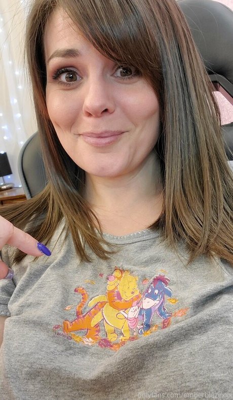 金髪クーガーオンリーファンズ ヌード 写真