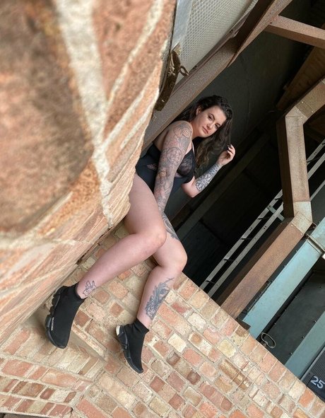 freakyfamily ポルノスター ヌード 画像