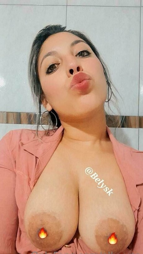 elly yes 完璧なポルノスター 画像