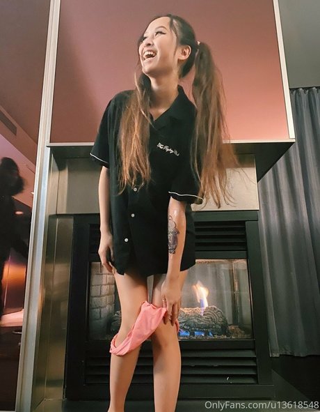 Official Kendama Babe ポルノスター アダルト アーカイブ