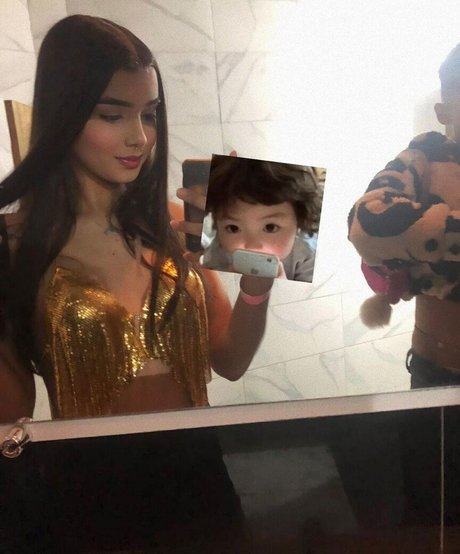 Arielly Bonatti 素敵なスター 写真