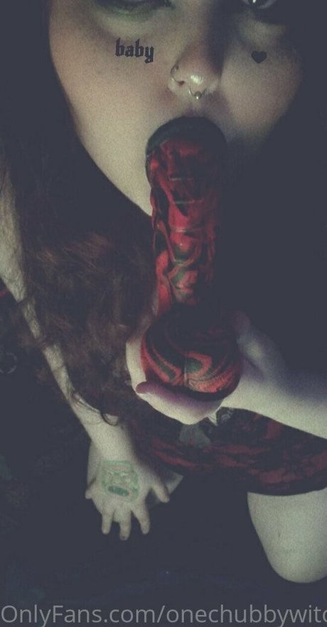 onechubbywitch セクシーモデル 画像