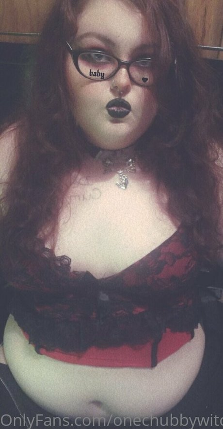 onechubbywitch 独占スター 写真