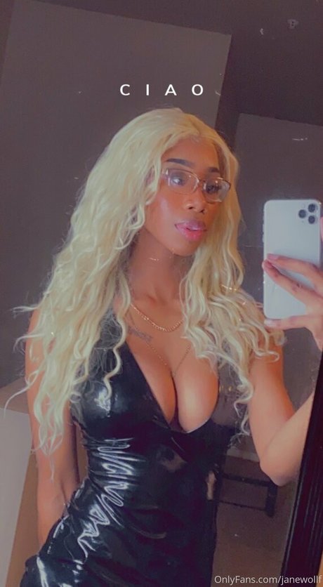 フィットネス エボニー オンリーファンズ 無料 写真