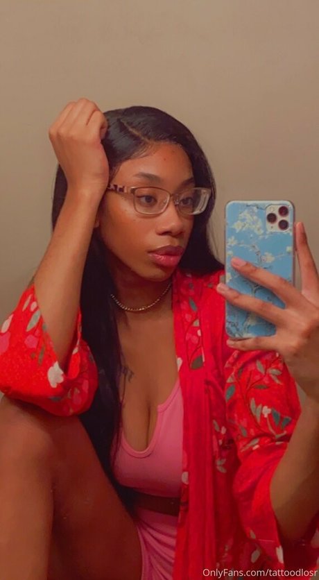 womanflo エロティックなモデル ギャラリー