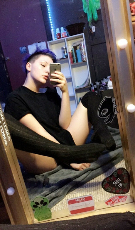 カーリーエボニーオンリーファンズ ヌード ギャラリー