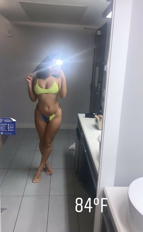 ビーチセックスオンリーファンズ ポルノ 写真