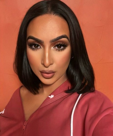 Omaima Benamre 独占女優 画像